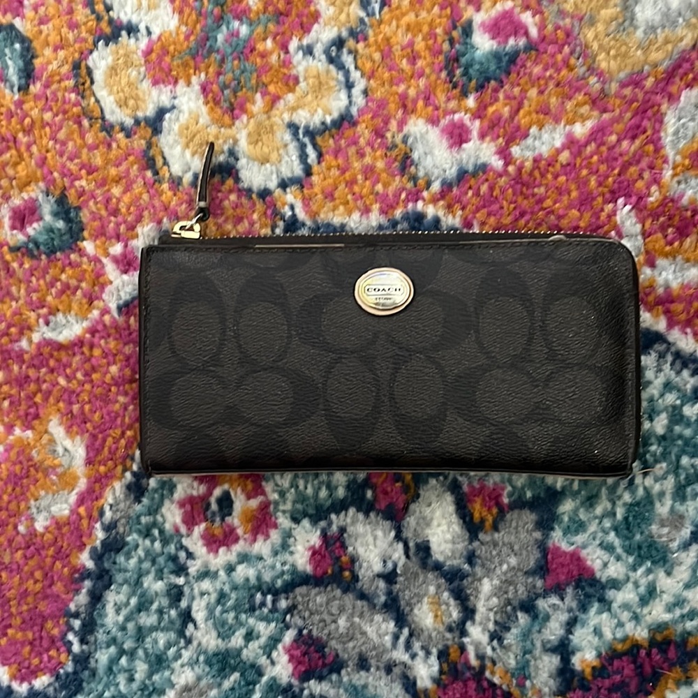 Zippy Coach wallet Authentic